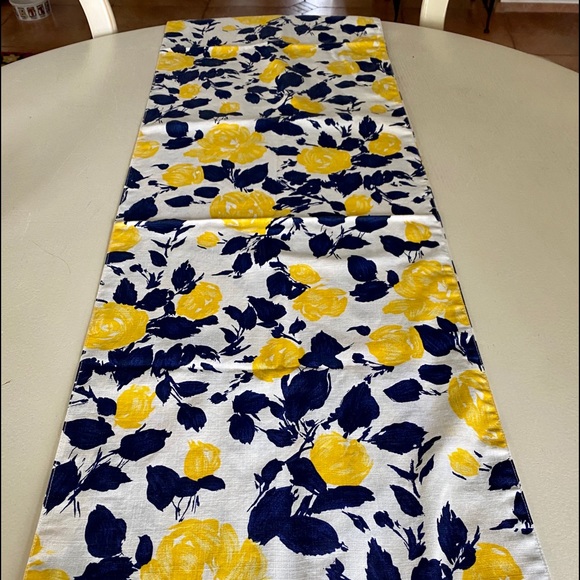 Crate Barrel Dining Crate And Barrel Table Runner New Poshmark
